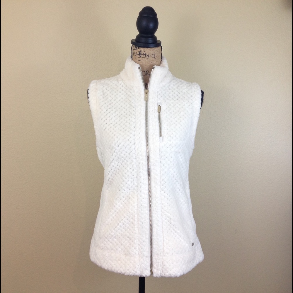 NWT! Calvin Klein white vest sweater